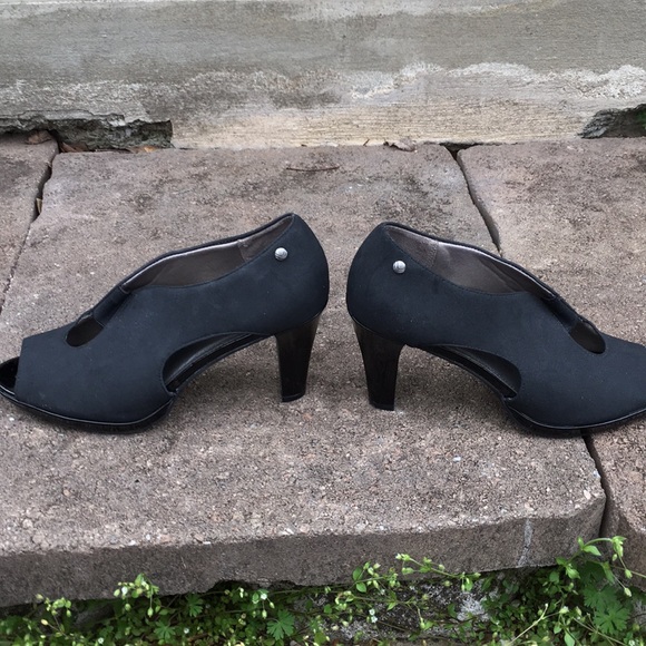 Life Stride Black Heels - Picture 6 of 10
